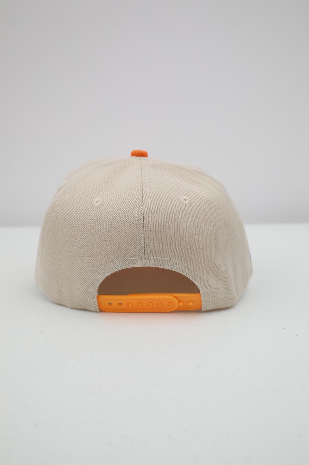 Kangaroo - Khaki & Orange